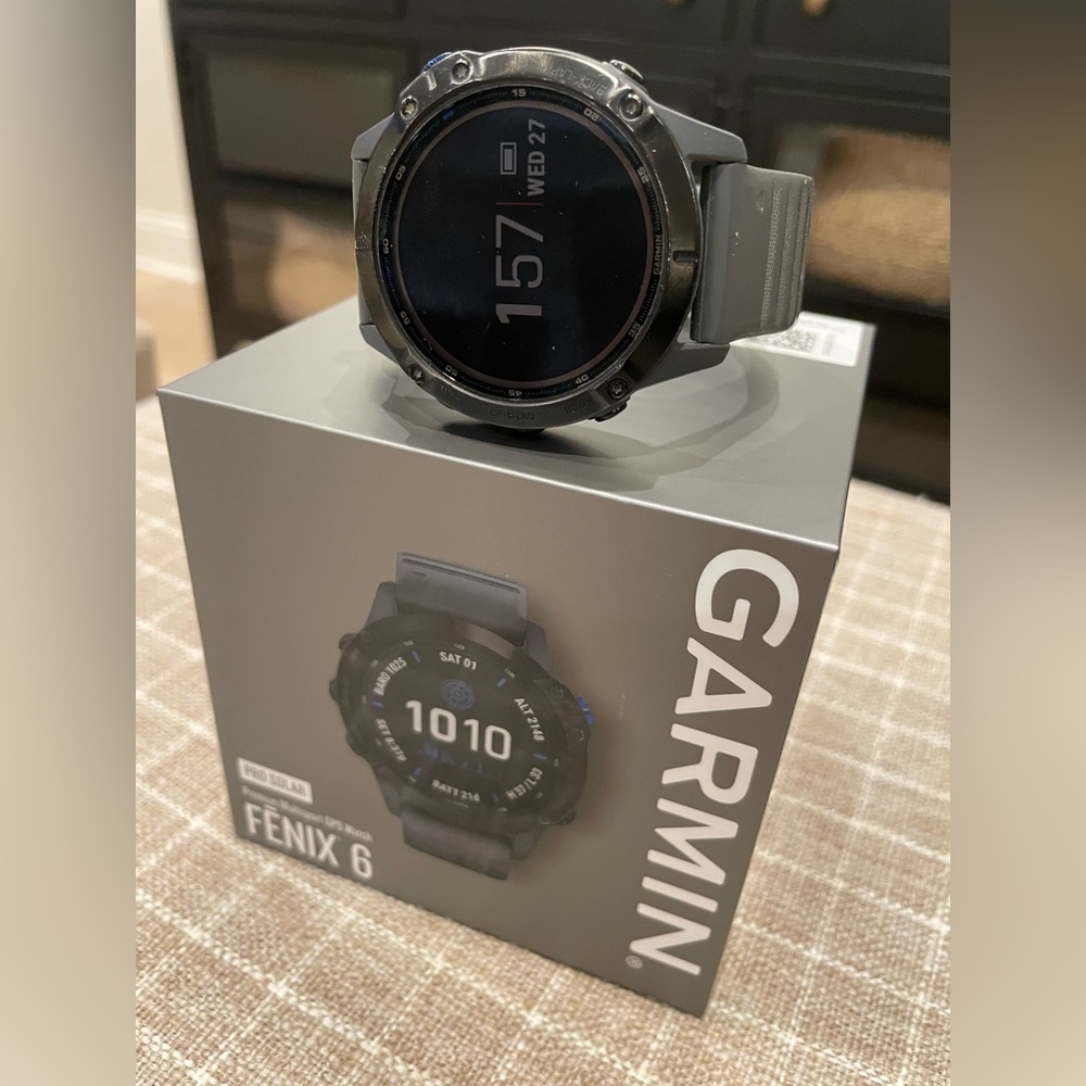 Garmin Fenix 6 Pro Solar in Black and Gray